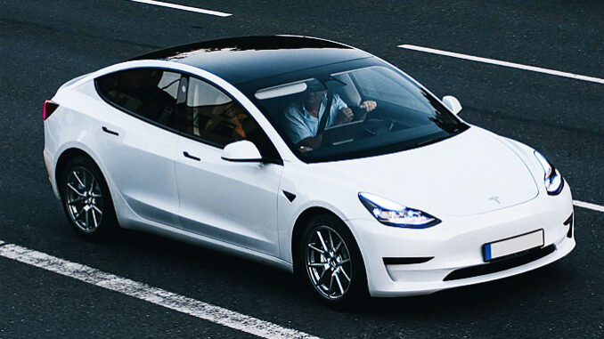 La Tesla modèle Y est la voiture électrique actuellement en tête des ventes mondiales.
